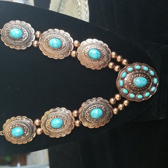 Necklace and  Matching Earrings - Picture 4 of 7